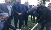 گزارش تصویری/ کاشت نهال با حضور اهالی روستای ‌پچت بهشهر با حضور دکتر نوبخت