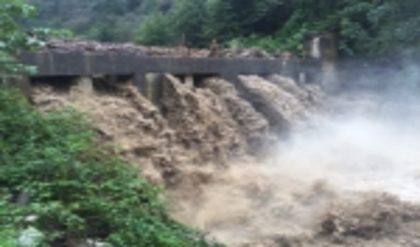 سرشاخه گیر کاظم رود نقش موثری در کنترل سیلاب داشته است 