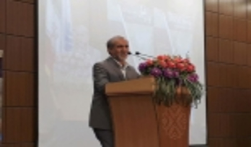 بیابانی شدن سرزمین حاصل دو عامل اصلی تغییرات اقلیمی و فعالیت های انسانی است