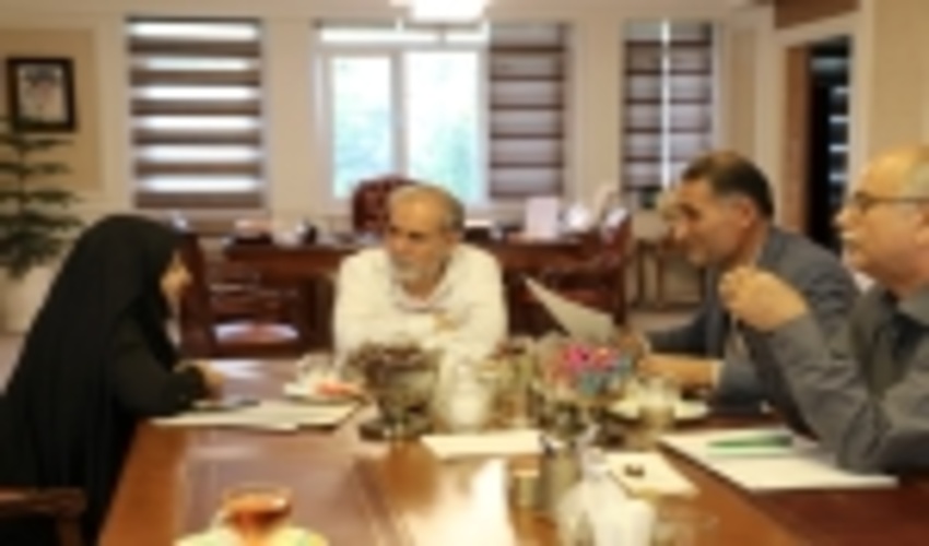 نماینده مردم بروجن در مجلس شورای اسلامی با رئیس سازمان جنگل ها دیدار و گفتگو کرد