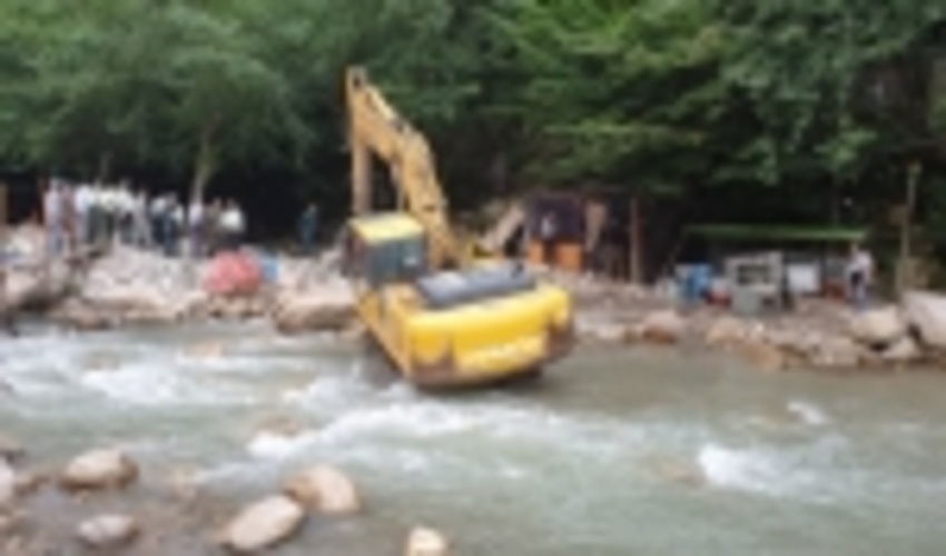 9 هكتار از حريم رودخانه سرد آبرود چالوس رفع تصرف شد 