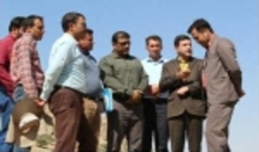 بازدید فرماندار پاسارگاد از روند اجرای پروژه آبخیزداری "رحیم آباد"