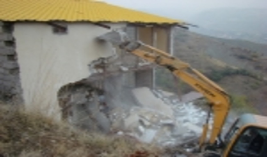 ساخت و سازهای غیرمجاز در شمیرانات تخریب شد