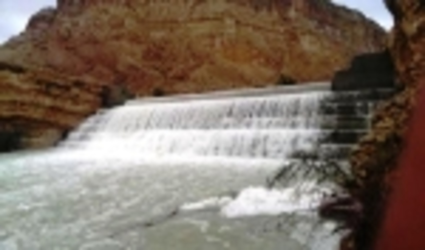 سازه های آبخیزداری در شرق هرمزگان با کاهش خسارت سیلٰٰ امید را به زندگی مردم بخشیده است