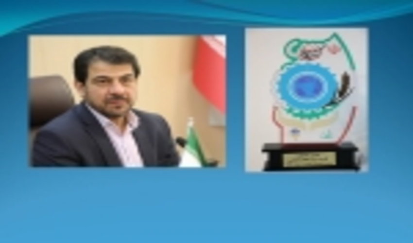  رییس سازمان جنگل ها در دومین جشنواره کارمند تراز انقلاب اسلامی، نشان سردار سلیمانی دریافت کرد