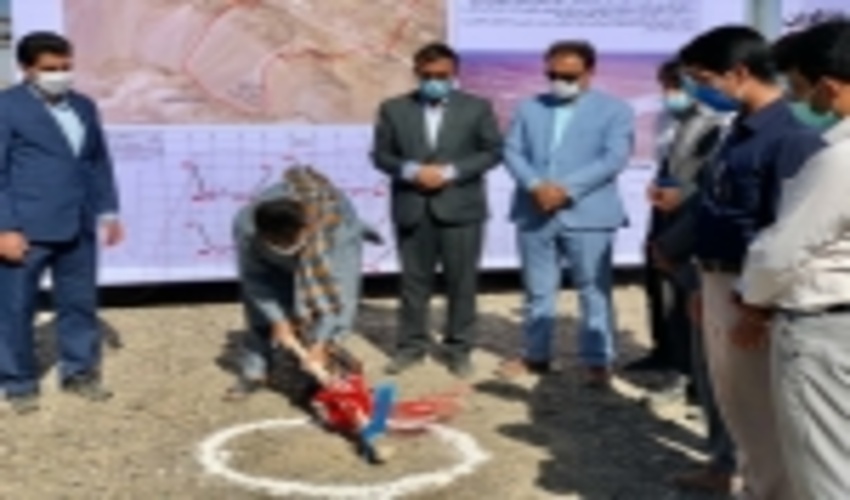 جنوب کرمان/آئین کلنگ زنی ساخت پروژه پخش سیلاب در حوزه چاه دادخدا قلعه گنج