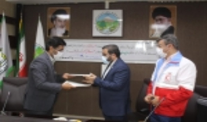  قم/هلال احمری‌ها در حفظ، احیا و توسعه منابع طبیعی مشارکت می کنند/مدیرعامل هلال احمر قم همیار طبیعت شد 