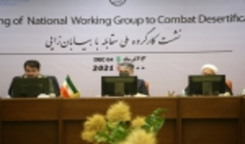 پایداری جنگل ها و مراتع و امنیت غذایی کشور وابسته به خاک  است