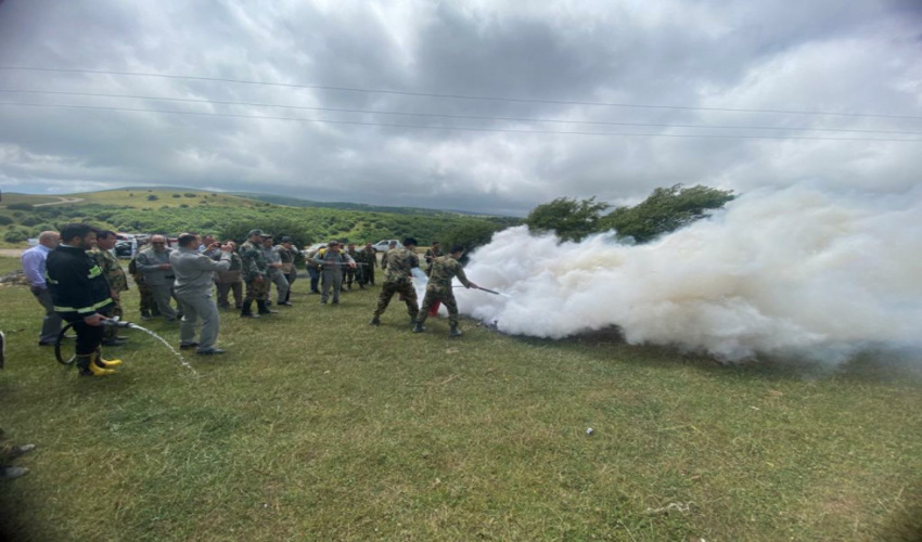 مانور اطفاء حریق جنگل و مرتع در استان اردبیل برگزار شد