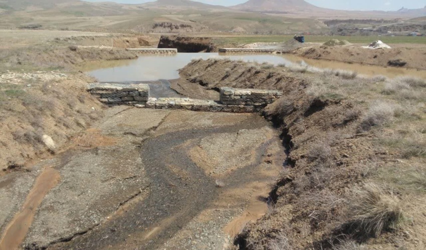 عملیات آبخیزداری در 350 هزار هکتار از اراضی استان همدان اجرا شد