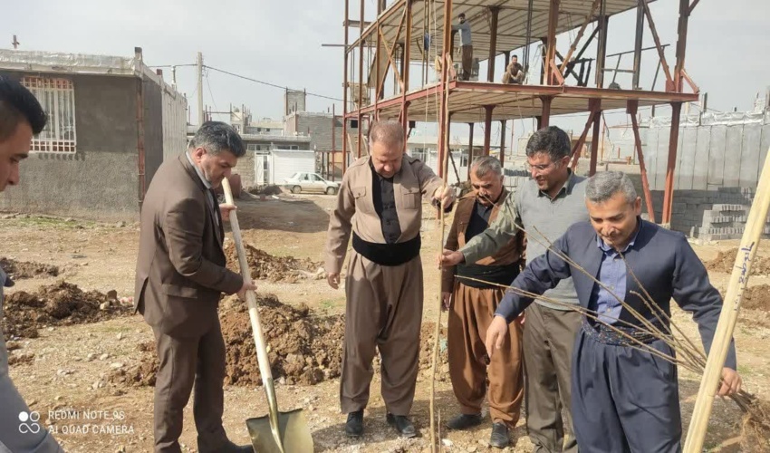 دستگاه‌های مختلف برای درختکاری در خراسان جنوبی پای کار آمدند