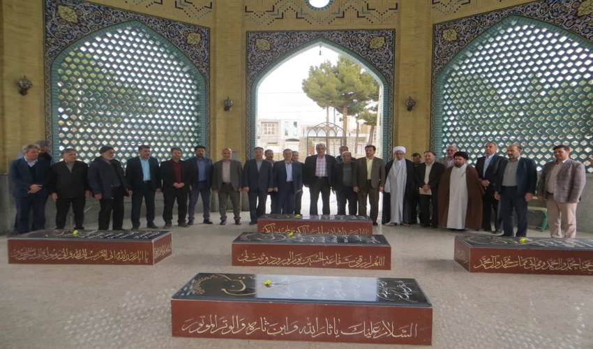 مرکزی/مراسم درختکاری چهارمین روز از هفته منابع طبیعی در تصفیه خانه شهرستان آشتیان