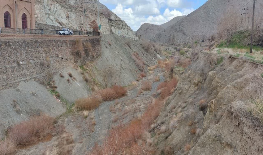 خراسان رضوی/اثر بخشی پروژه آبخیزداری چکدم سنگی ملاتی خانیک شهرستان گناباد