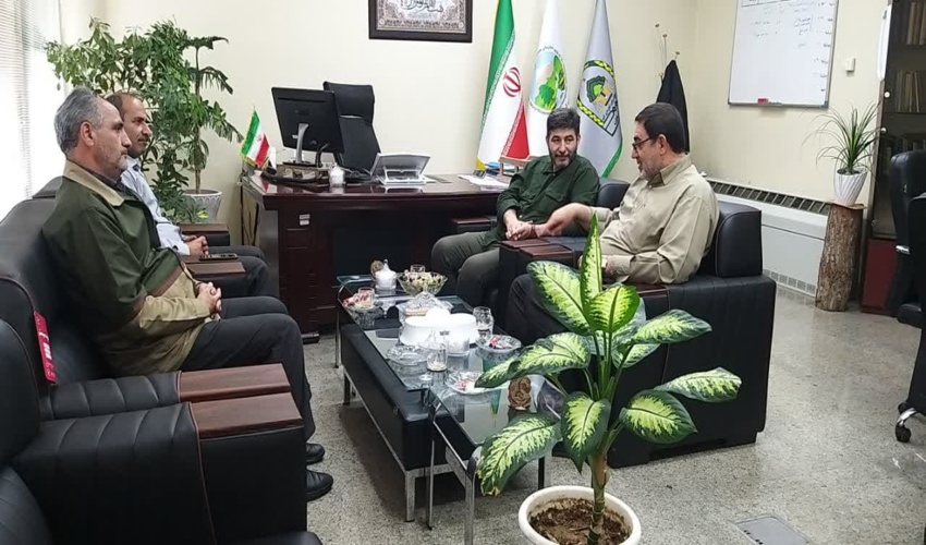  منابع طبیعی را با تاغزارها و بیابان ها شناختم 