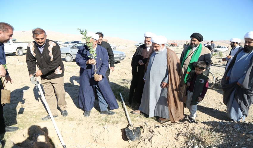 آغاز اجرای طرح کاشت یک میلیارد اصله درخت در استان ایلام