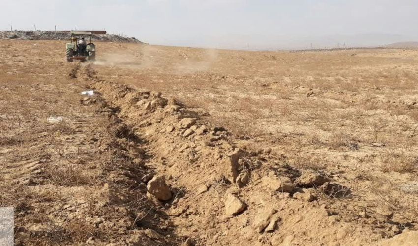 اجرای عملیات ذخیره نزولات آسمانی در۵۱ هکتار از مراتع شهرستان بهار