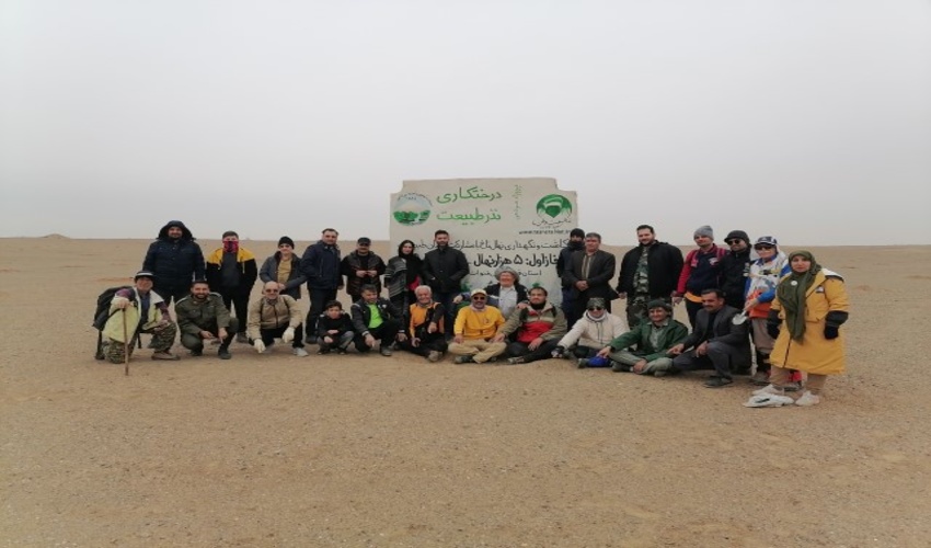 قم/ اجرای پویش نهال کاری ویژه هوای پاک در منطقه نواران