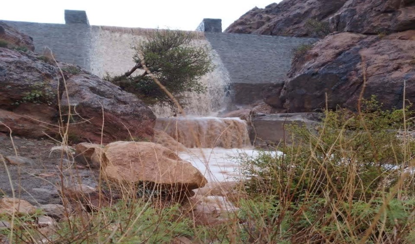 خراسان رضوی/ در پی بارندگیهای اخیر؛ سرریز بندسنگی ملاتی گوهردشت گناباد