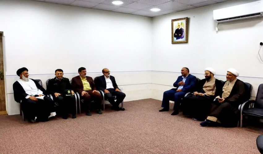 دیدار مسئول حوزه نمایندگی ولی فقیه در سازمان منابع طبیعی با نماینده ولی فقیه در خوزستان و امام جمعه اهواز   